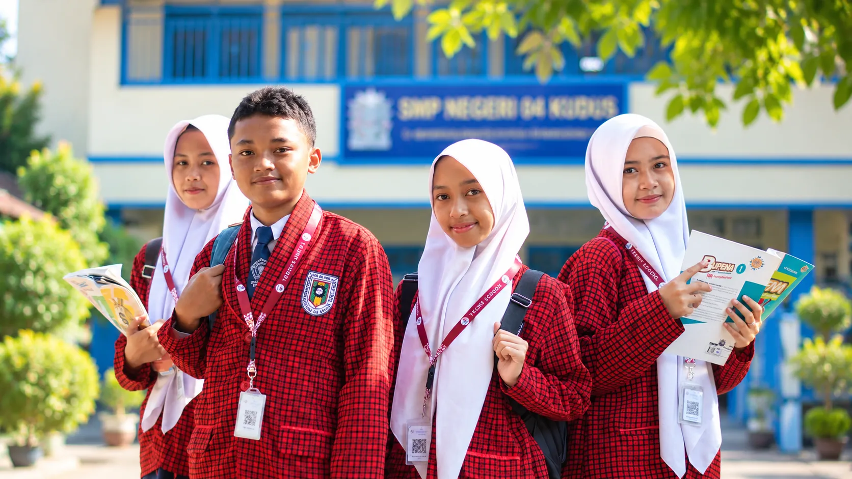 Dokumentasi Prestasi Gemilang: Tim Robotika SMP Four Talent Raih Medali Emas Tingkat Nasional - Foto 1